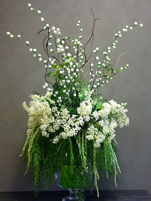 Artificial flower arrangement